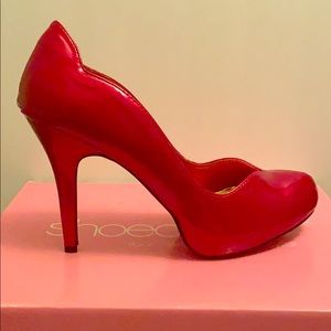 ShoeDazzle Wynn Red pumps NW/WOT
